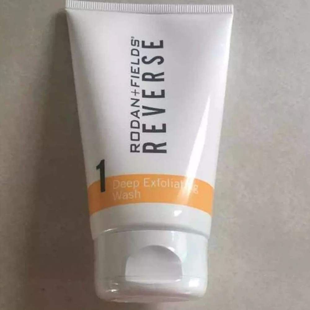 Reverse Exfoliating Wash